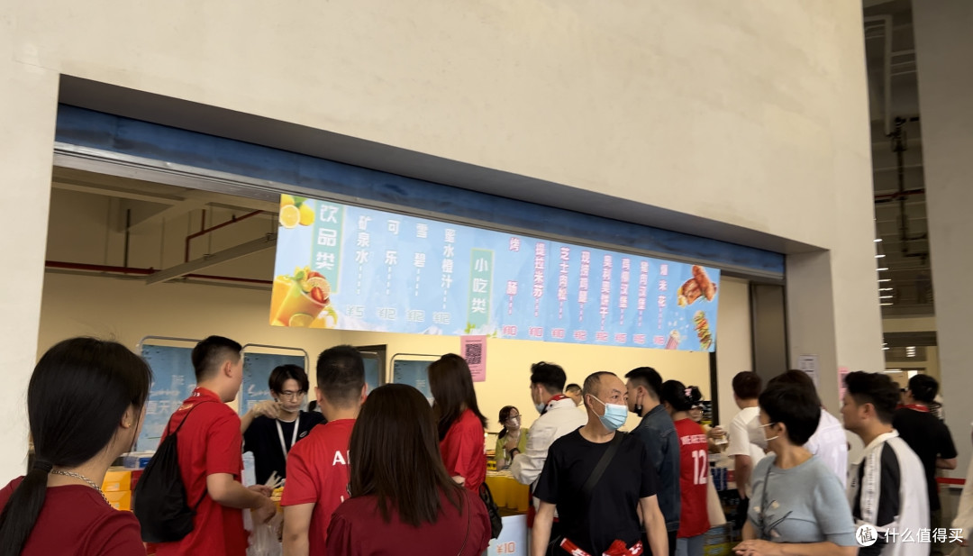 100块的顶级氛围感-成都凤凰山专业足球场观赛有感