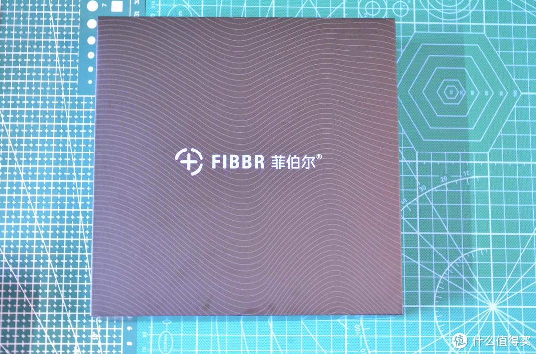 高带宽、耐弯折、抗干扰——FIBBR Real系列 DP 2.1 有源光纤线