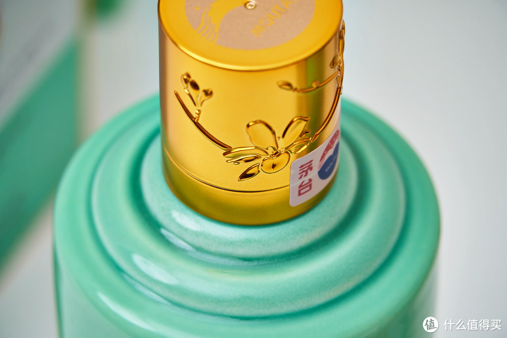 特别选用春分时节所生产的基酒调香调味,产品在保持茅台酒典型风格的