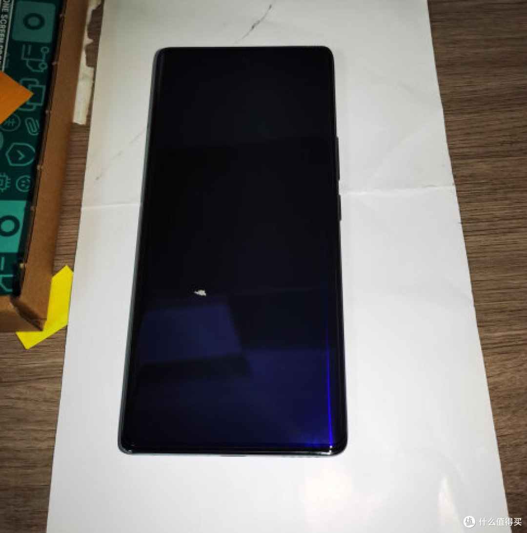 6.53英寸FHD分辨率屏幕，显示效果极其出色，荣耀80