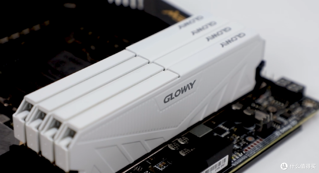 高端普惠光威真卷王，天策DDR4 单根32GB 神价299