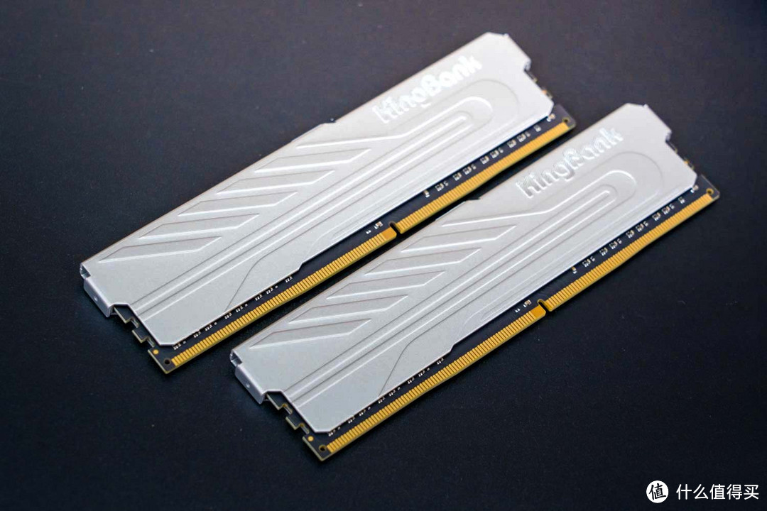 金百达银爵DDR4 3600Mhz套条超频评测：稳定在4200Mhz完全OK