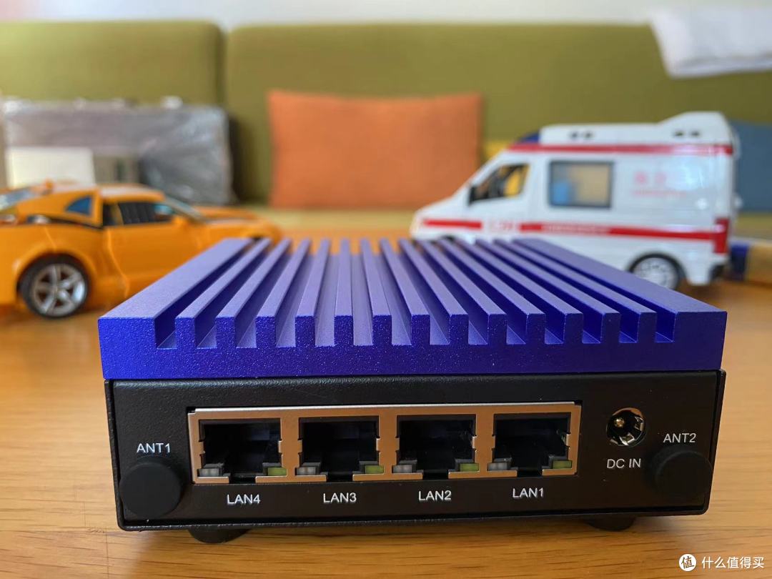 999元送WIFI6无线AP国产22NMARM四核心处理器正式超越INTEL酷睿I5-I7，12V1A供电功耗仅3-6W温度不超50