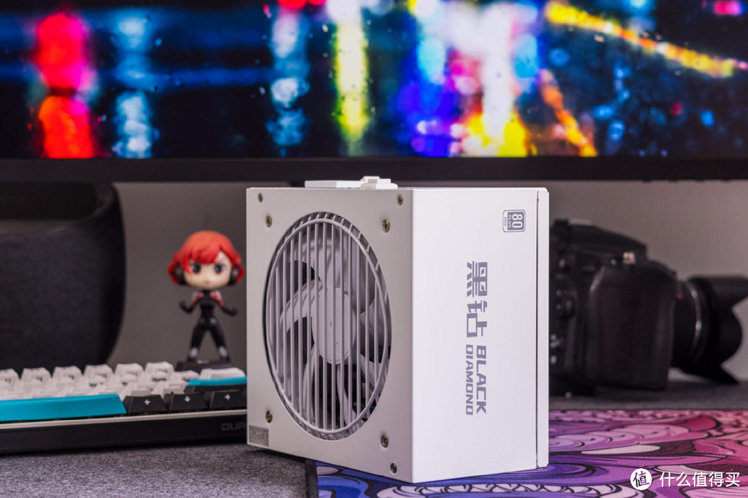 白色主机构建:13代酷睿＋索泰RTX 4070 欧泊白打造Dream PC