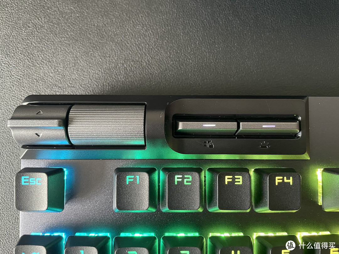 ROG耀光2幻系列：全键热插拔+自定义灯效，一款能让你随心所欲的机械键盘