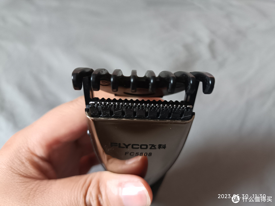 糙汉子自己剪头发,就来这么高,闭眼推就行了!