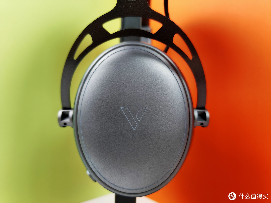 雷柏VH800:炫彩RGB,低延迟高音质,双模无线连接游戏耳机选它没错