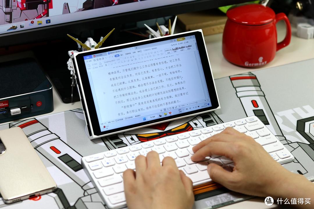 壹号掌机二代体验，8.4寸屏幕分离式手柄，平板+笔记本电脑三合一