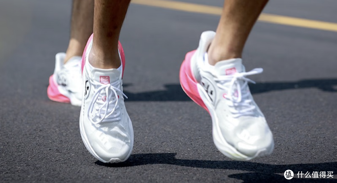 跑步人最酷分享bmai必迈惊碳MIX全掌碳板跑鞋好物，穿着舒服品质也特别的好的！
