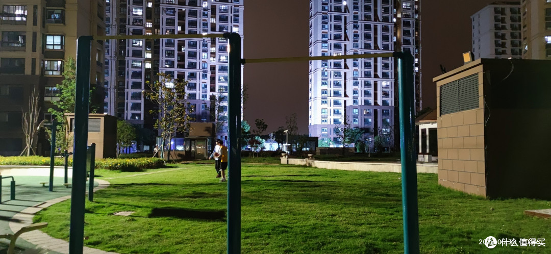 我得到运动主场:偶尔也需要个和老头老太太抢一下器械。