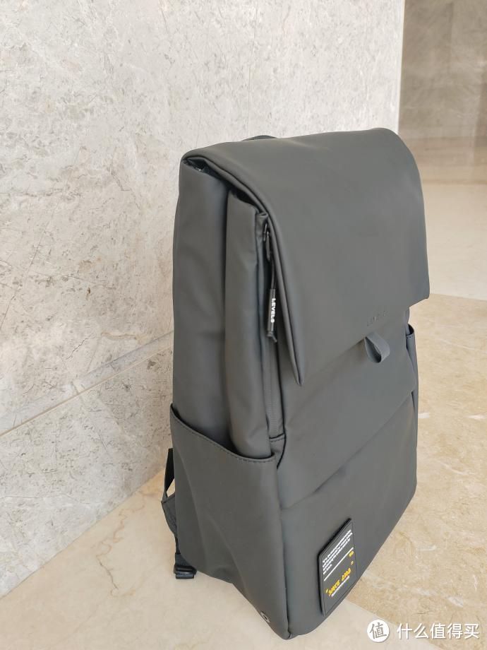 潮流必备！一款兼具舒适度和实用性的高品质背包推荐——地平线8号MOMENT背包