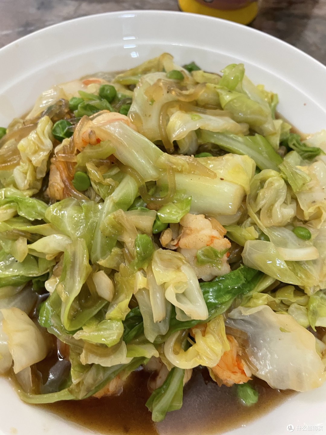 午饭分享:萝卜海带丸子汤+洋白菜粉丝炒虾仁
