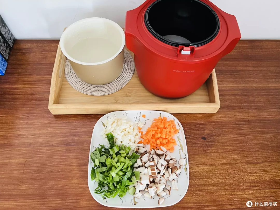 这台迷你电饭煲让单身或者人口少的家庭再也不用吃剩饭了