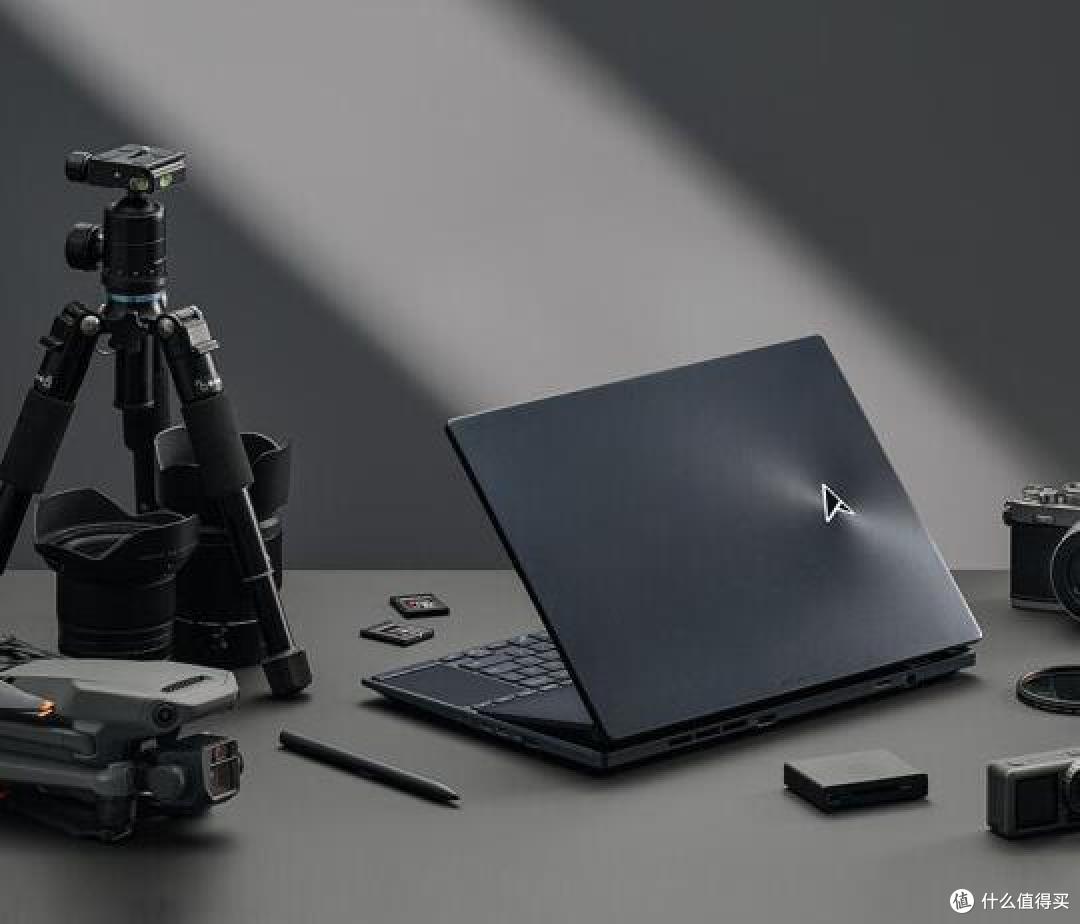 华硕灵耀X双屏Pro,高品质带来高效率!