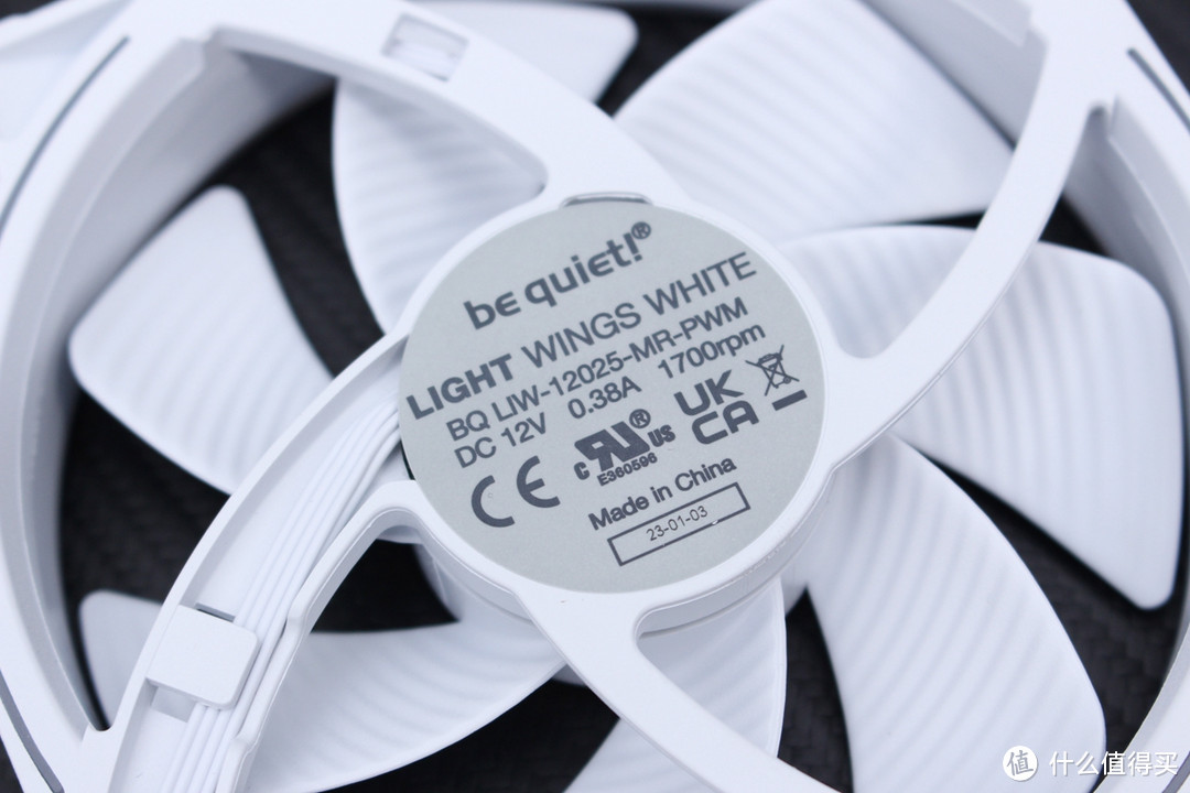 德商德静界bequiet! LIGHT WINGS WHITE白色RGB风扇三联包