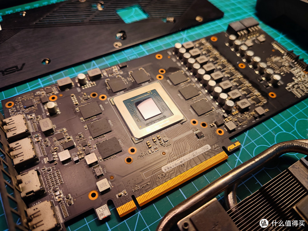 头铁矿卡配矿电:￥666块华硕rx5700 ￥109块鑫谷金牌1250w电源拆解大