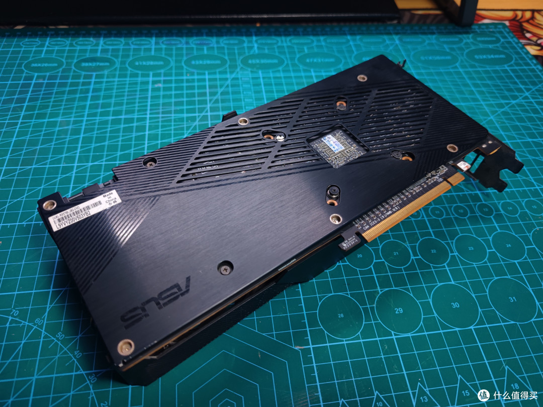 头铁矿卡配矿电:¥666块华硕RX5700+¥109块鑫谷金牌1250W电源拆解大宝剑装个闷罐机箱