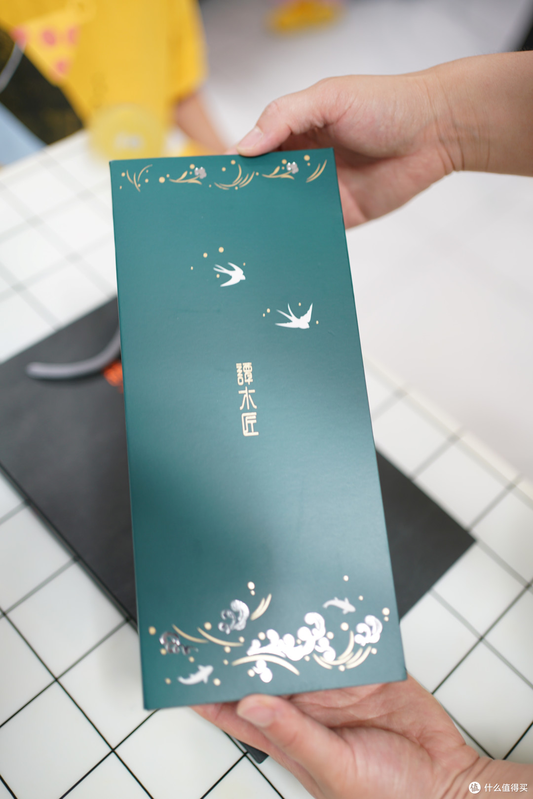 实用的礼物--每天都能用到的工艺品:谭木匠气垫梳