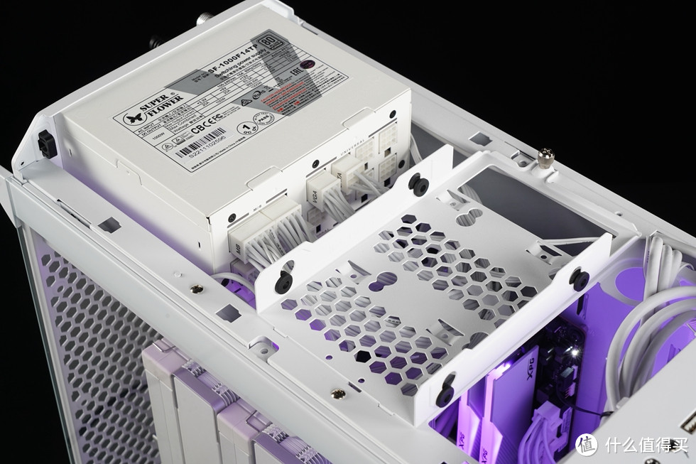 分型工艺 Torrent Compact RGB+Z790吹雪主板+振华LEADEX VP1000W打造的白色风冷主机