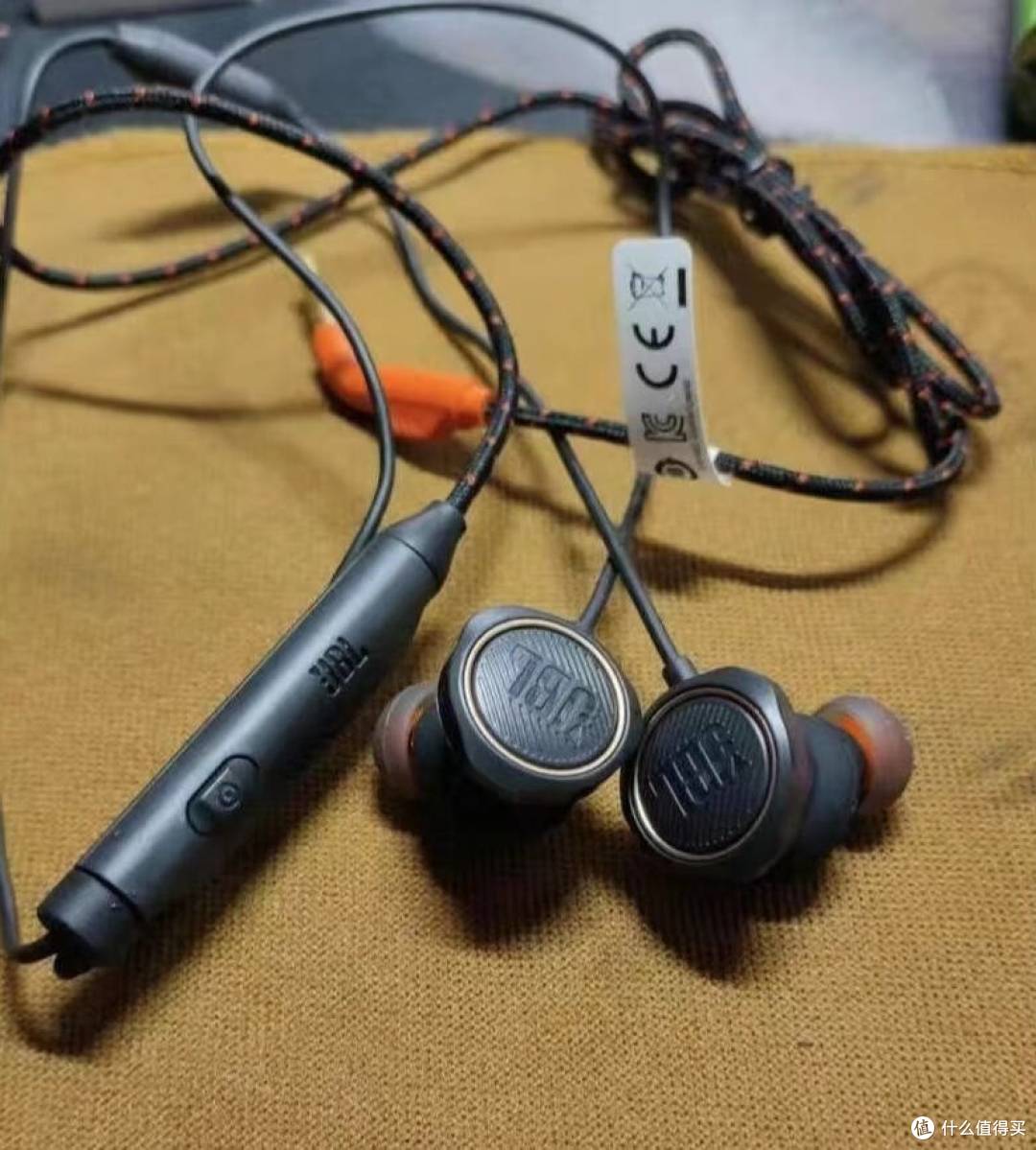 吹爆JBL游戏耳机，戴上它电竞玩家开黑上分真带劲！