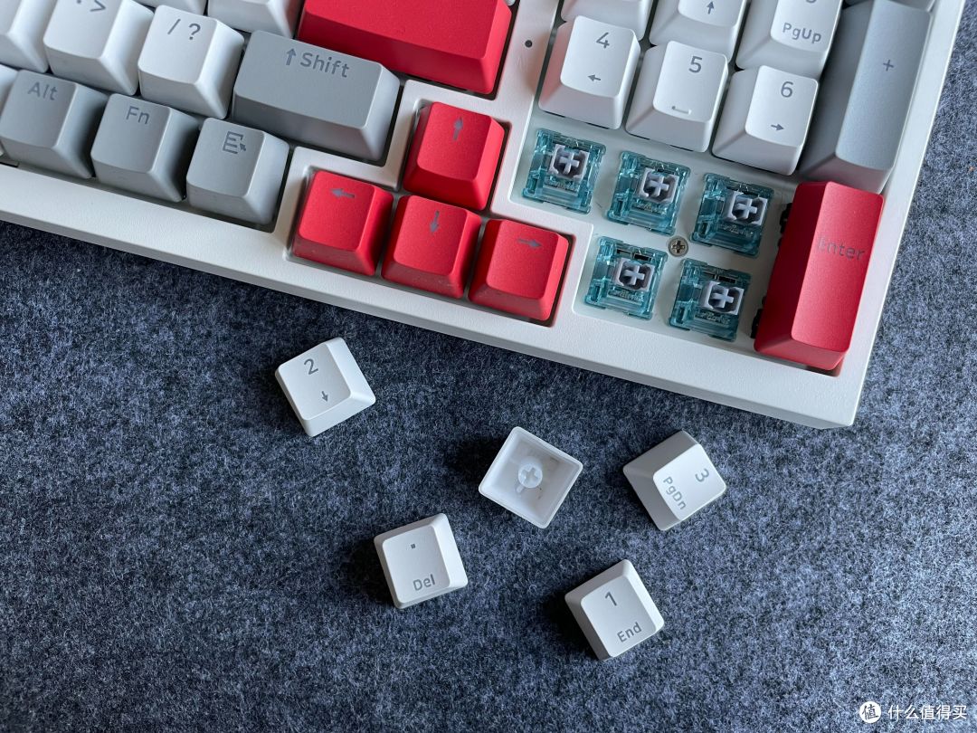 618买三模机械键盘,500元预算种草款——小呆虫GK980,大爱“灰白字透”和客制化玩法