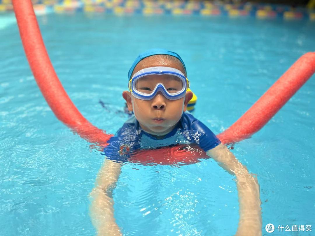 儿童游泳入门经验分享+5款平价专业款游泳品牌及装备推荐！