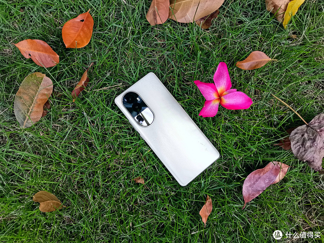 OPPO Reno10手机评测:视界之窗经典镜头设计,打造独特优雅质感