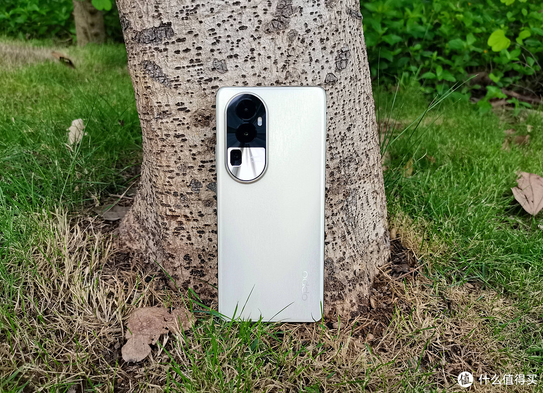 OPPO Reno10手机评测:视界之窗经典镜头设计,打造独特优雅质感