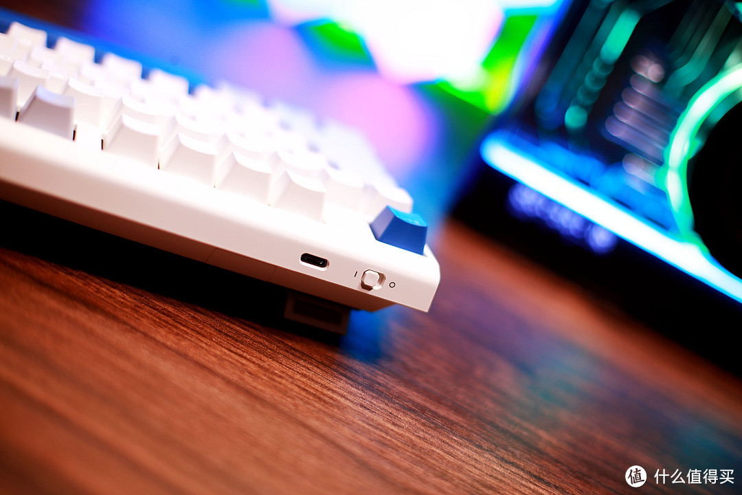 舒适的白光，杜伽K615W三模无线机械键盘