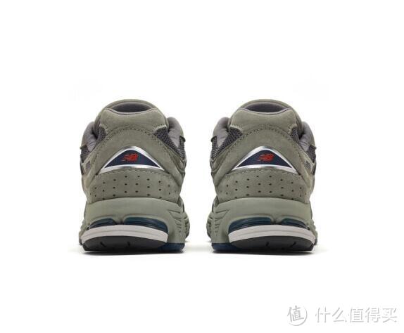 NEW BALANCE复古运动鞋：经典造型超炸街!