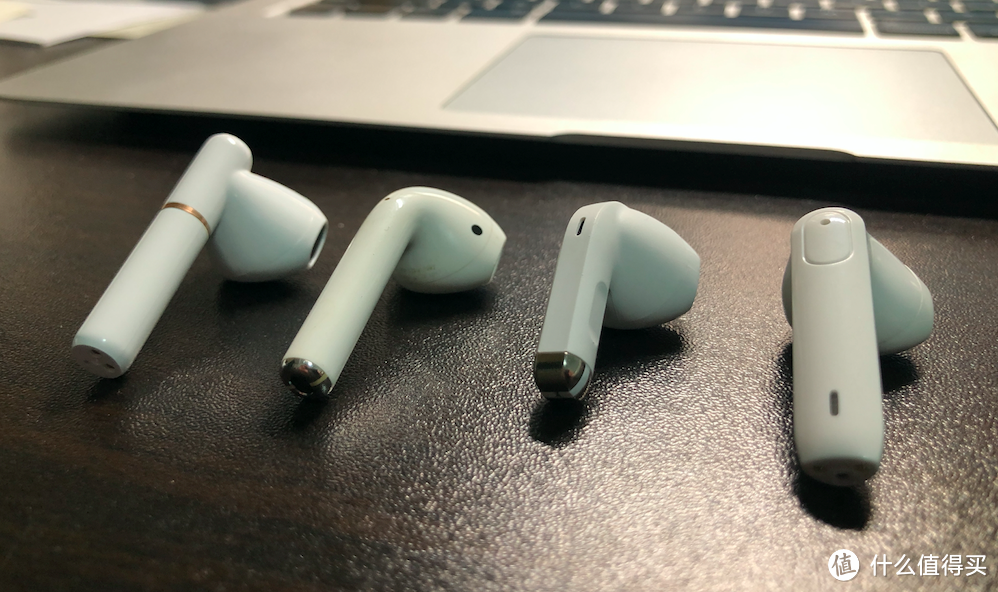 从左到右依次为：QCYT8——Airpods——中云——南卡lite pro