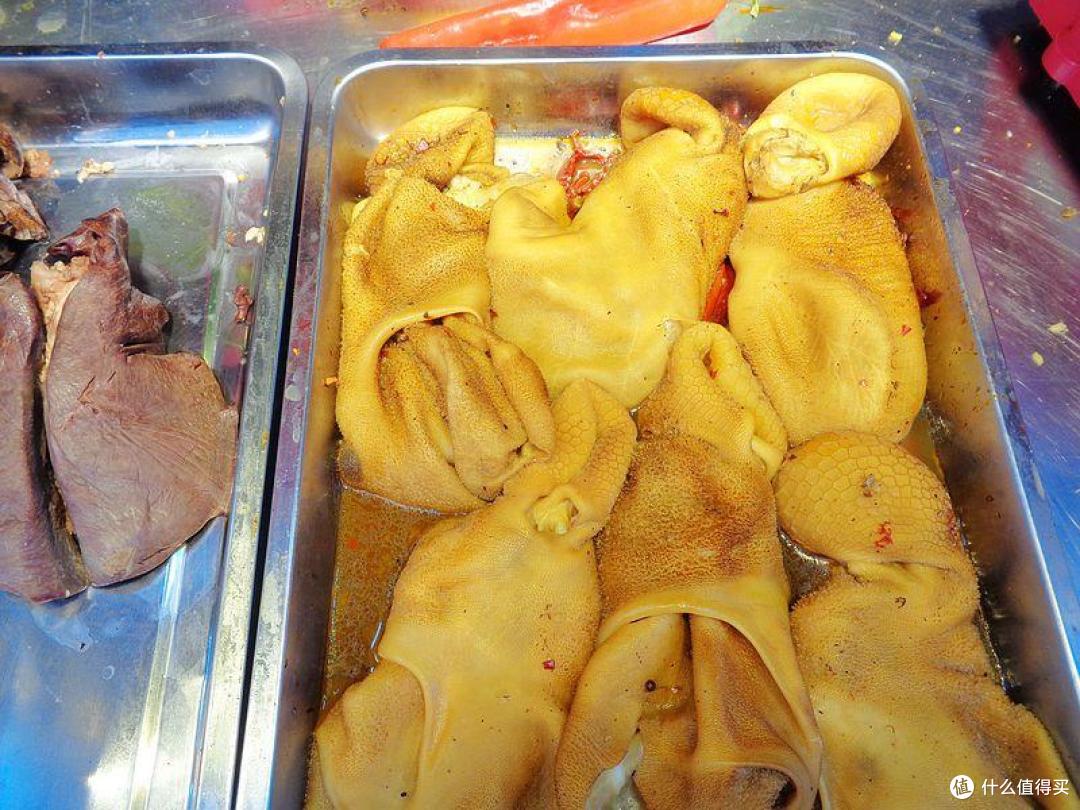 乌鲁木齐又多了一个吃美食的夜市，烧烤，肚包肉任意吃
