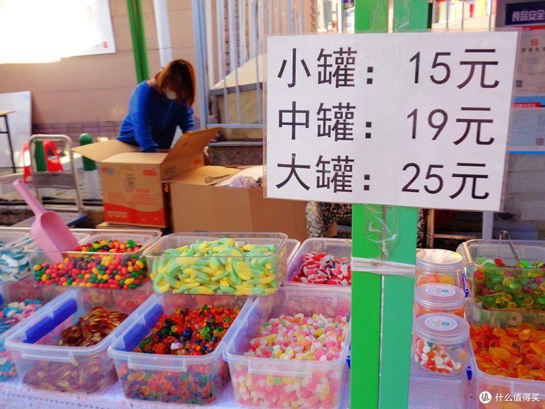 乌鲁木齐又多了一个吃美食的夜市，烧烤，肚包肉任意吃