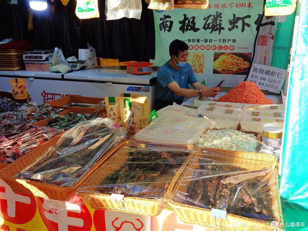 乌鲁木齐又多了一个吃美食的夜市，烧烤，肚包肉任意吃