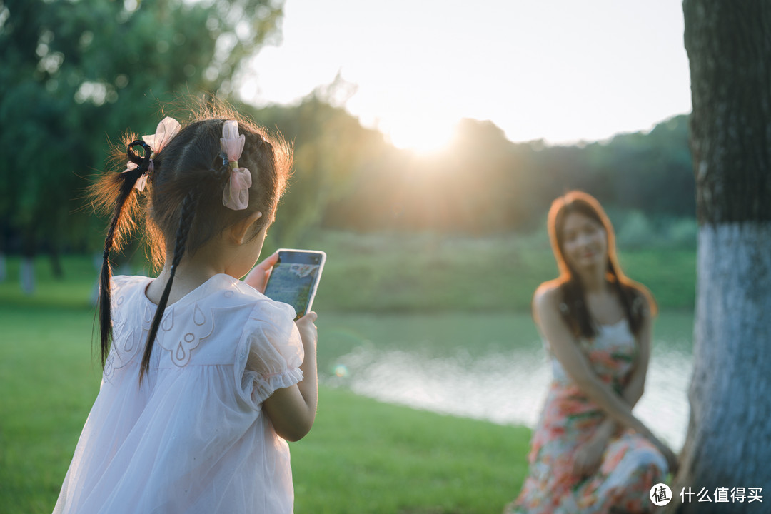 首次搭载超光影潜望长焦，呈现最自然的人像细节：OPPO Reno10 Pro+ 实战拍摄体验