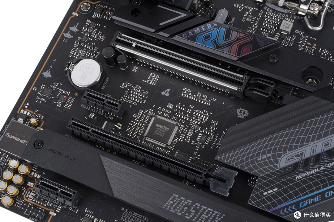 很黄很暴力，华硕 TUF GAMING GT502弹药库 装机展示
