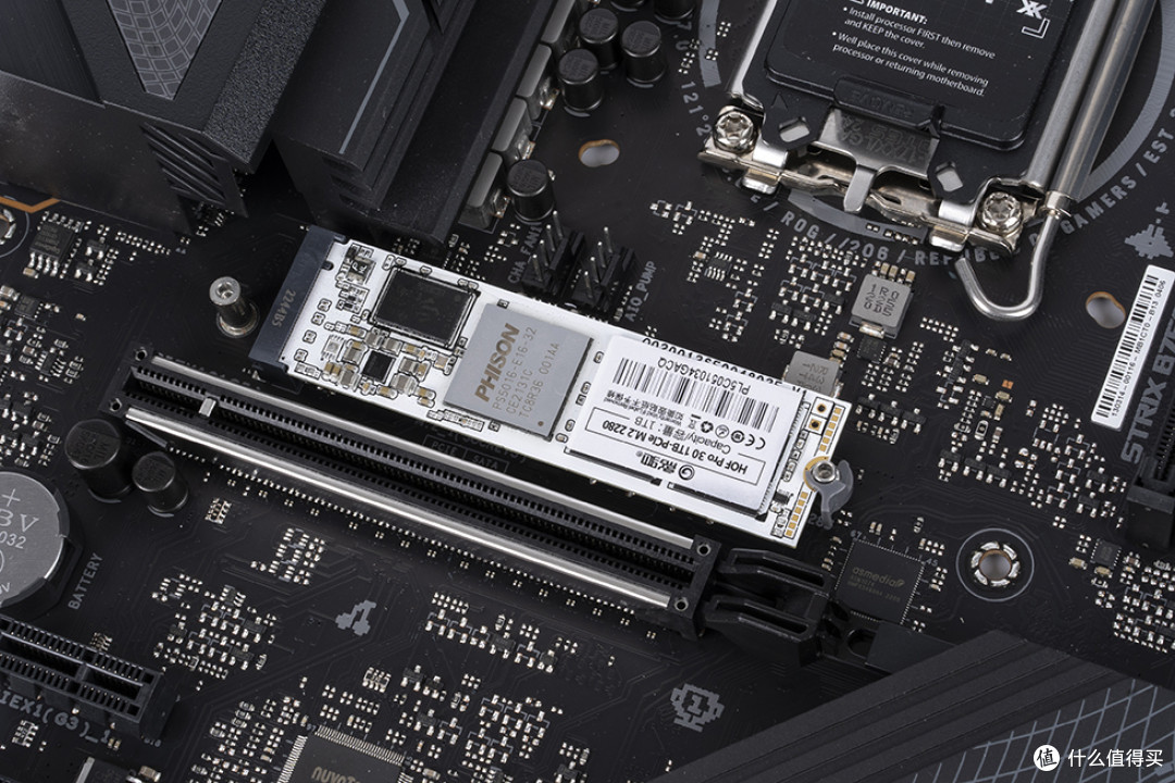 很黄很暴力，华硕 TUF GAMING GT502弹药库 装机展示