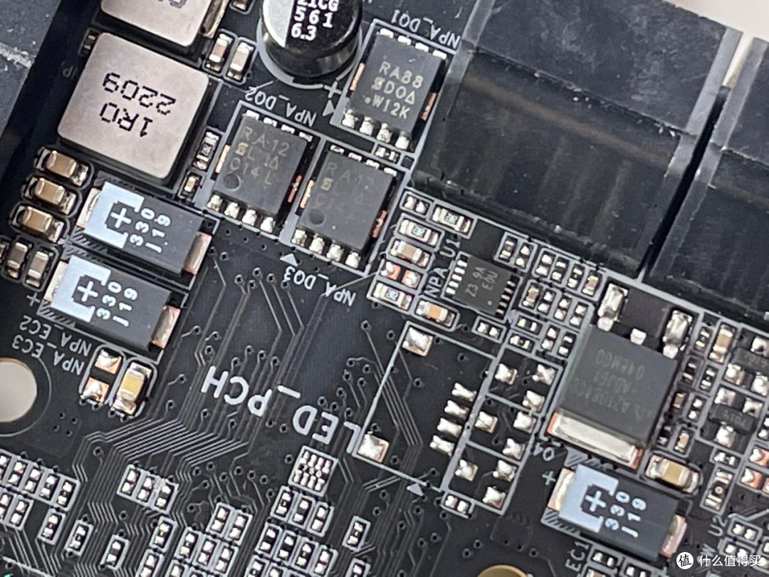 技嘉超级雕Z790 AORUS MASTER主板详细评测:为旗舰i9保驾护航