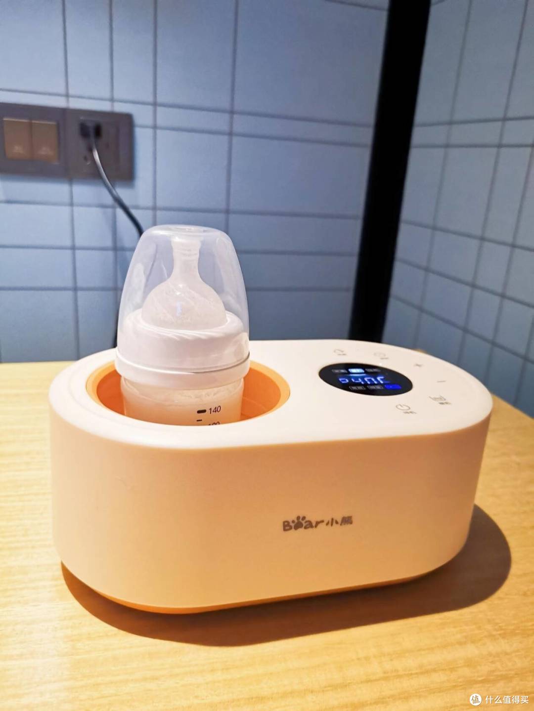 宝宝深夜快速吃上温奶,多亏了小熊暖奶器