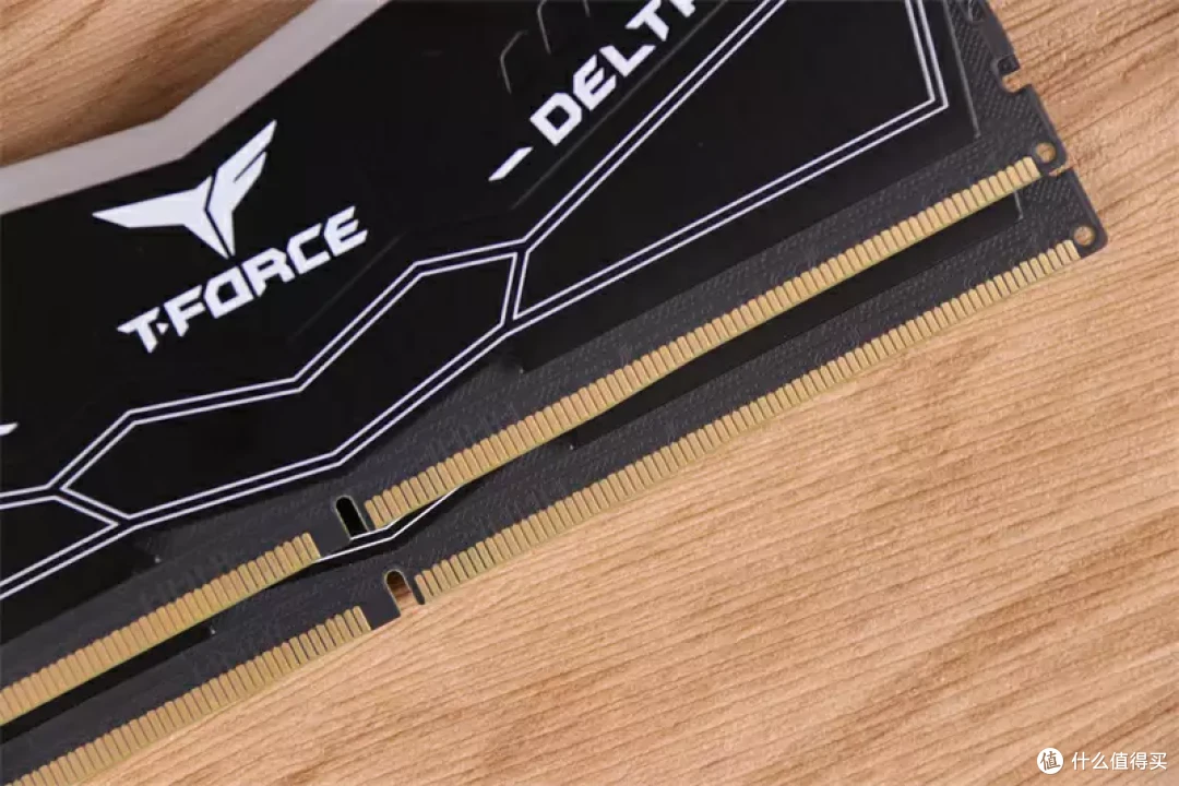 不靠颜值靠实力,默频6400稳超7800,十铨DELTA炫光DDR5内存装机体验
