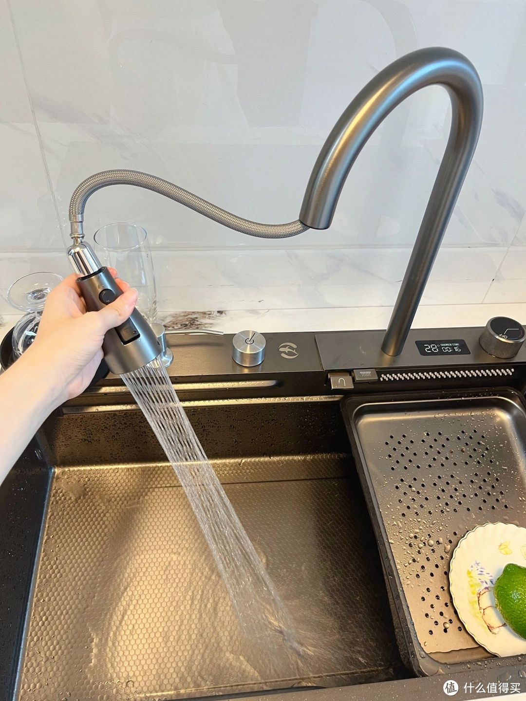 厨房用品水槽安装体验