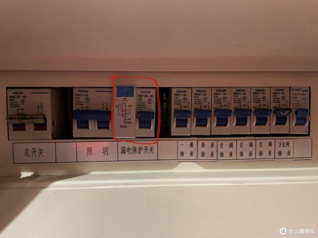 闸箱烧焦之后分析正泰断路器与国际大牌施耐德以及ABB有什么区别。