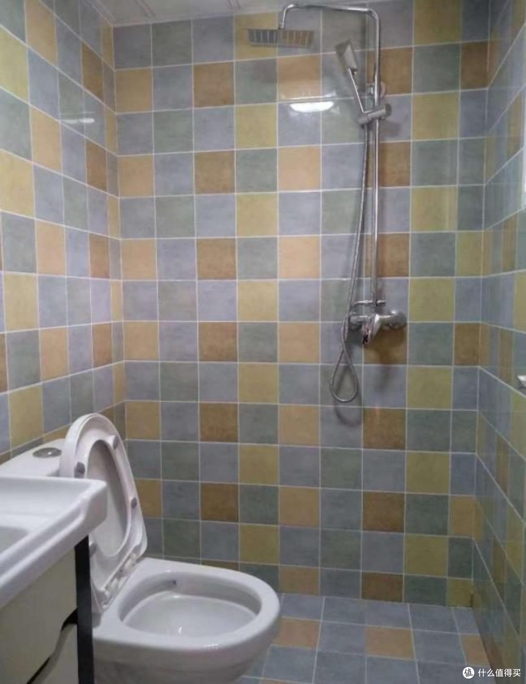 70㎡小蜗居,餐厅装了半面墙的玻璃,完工大家都夸机智