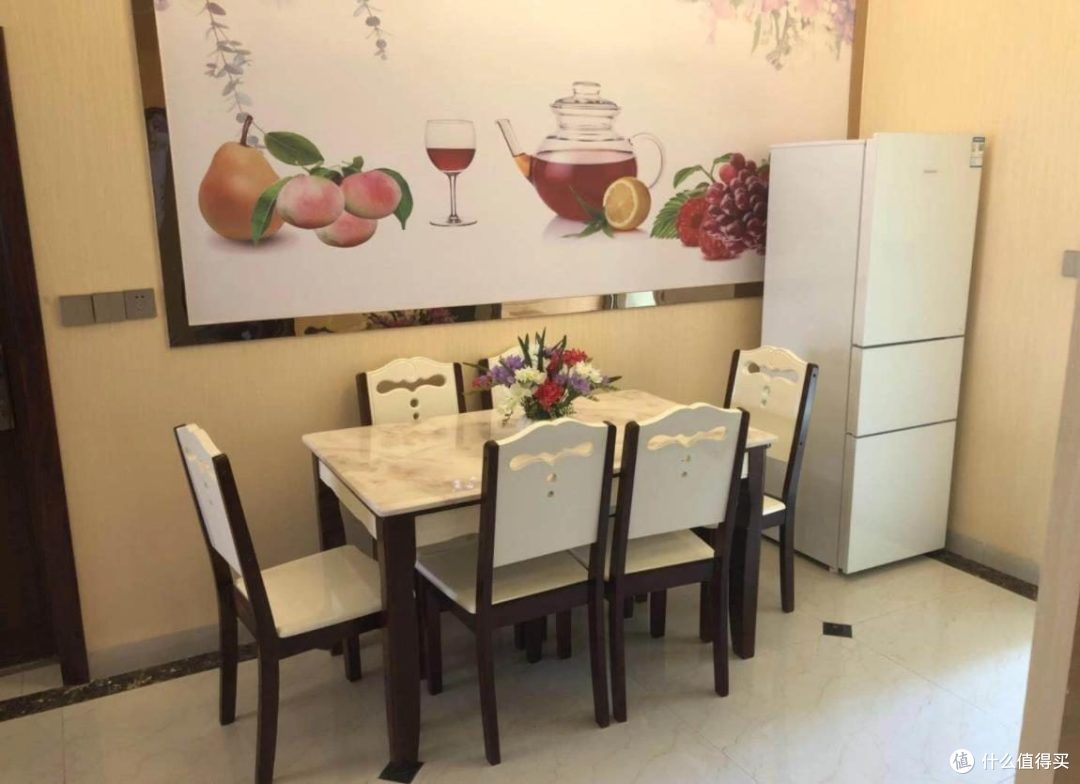 花6个月完成装修,正处于通风阶段,天花板太抢眼了,拿出来晒晒