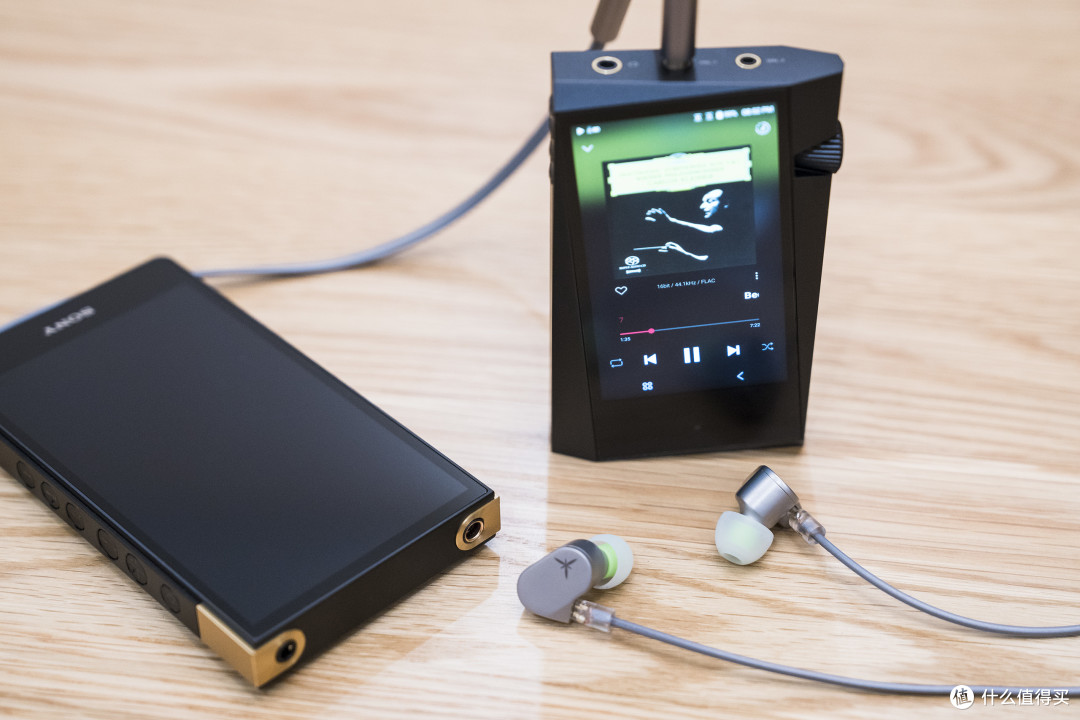 SONY ZX707 vs AK SR35:两台中端随身音乐播放器怎么选?