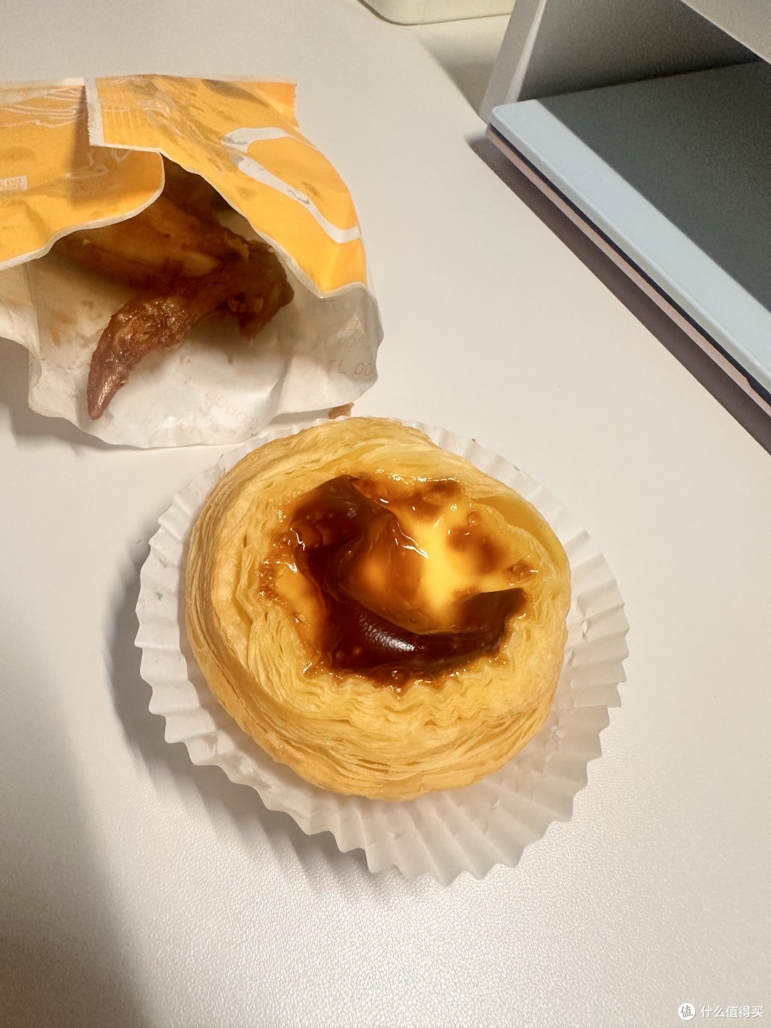 热量炸弹-汉堡套餐,鸡腿汉堡,葡萄蛋挞,超大鸡翅加红薯条,无敌满足。