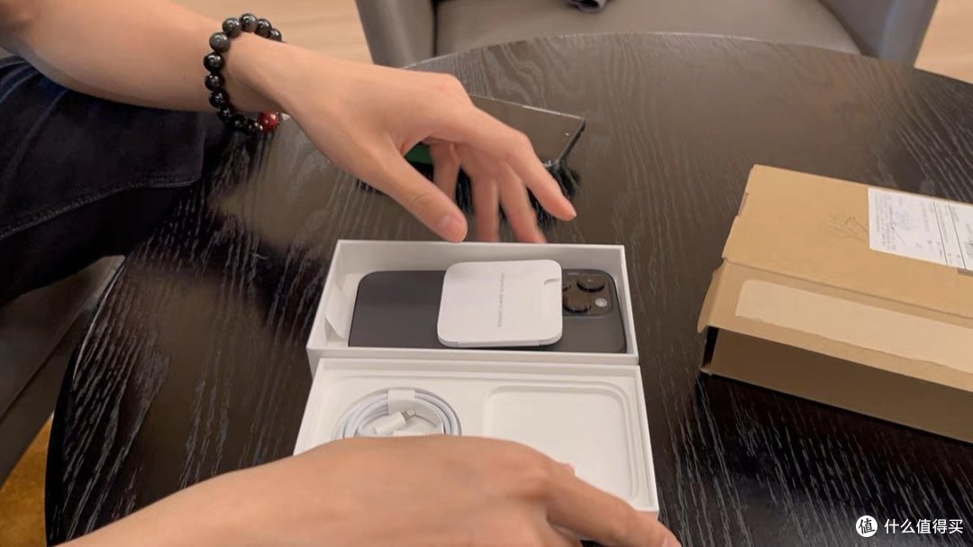 iPhone14pro 称手的尺寸大小