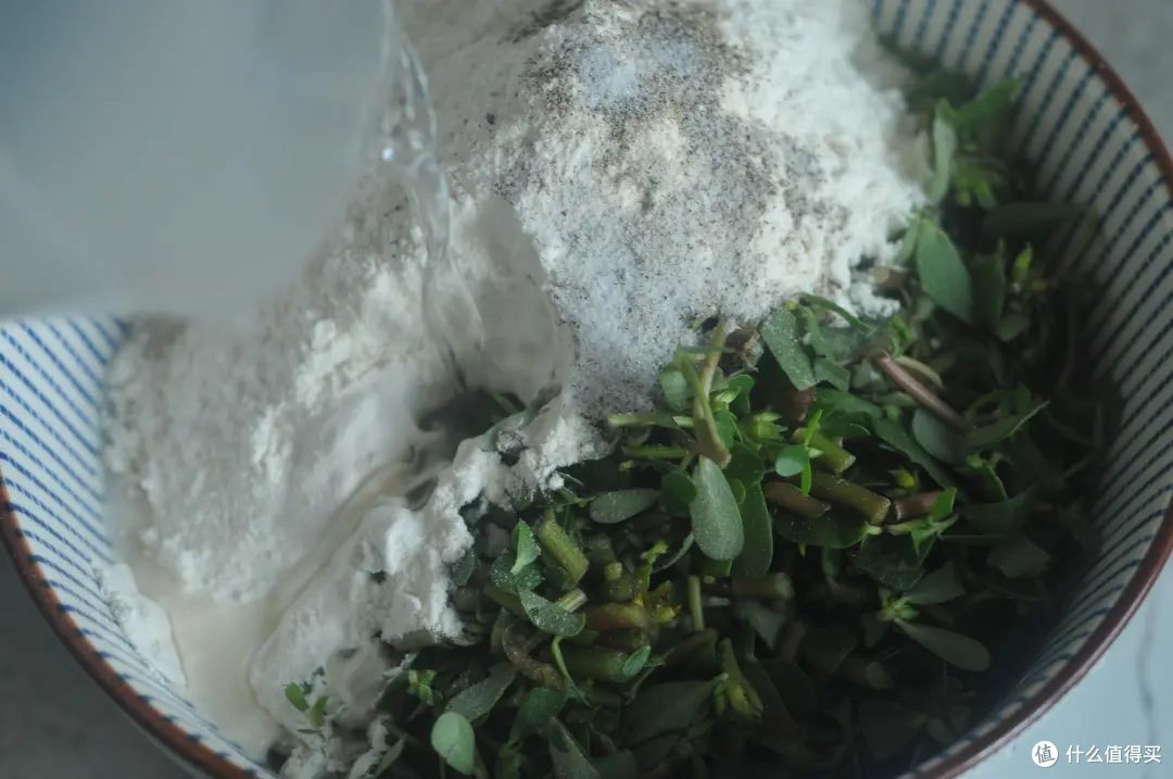 它是夏天里的宝,也是肠胃保护草,拌一拌烙成饼,清热解毒,多给孩子吃!