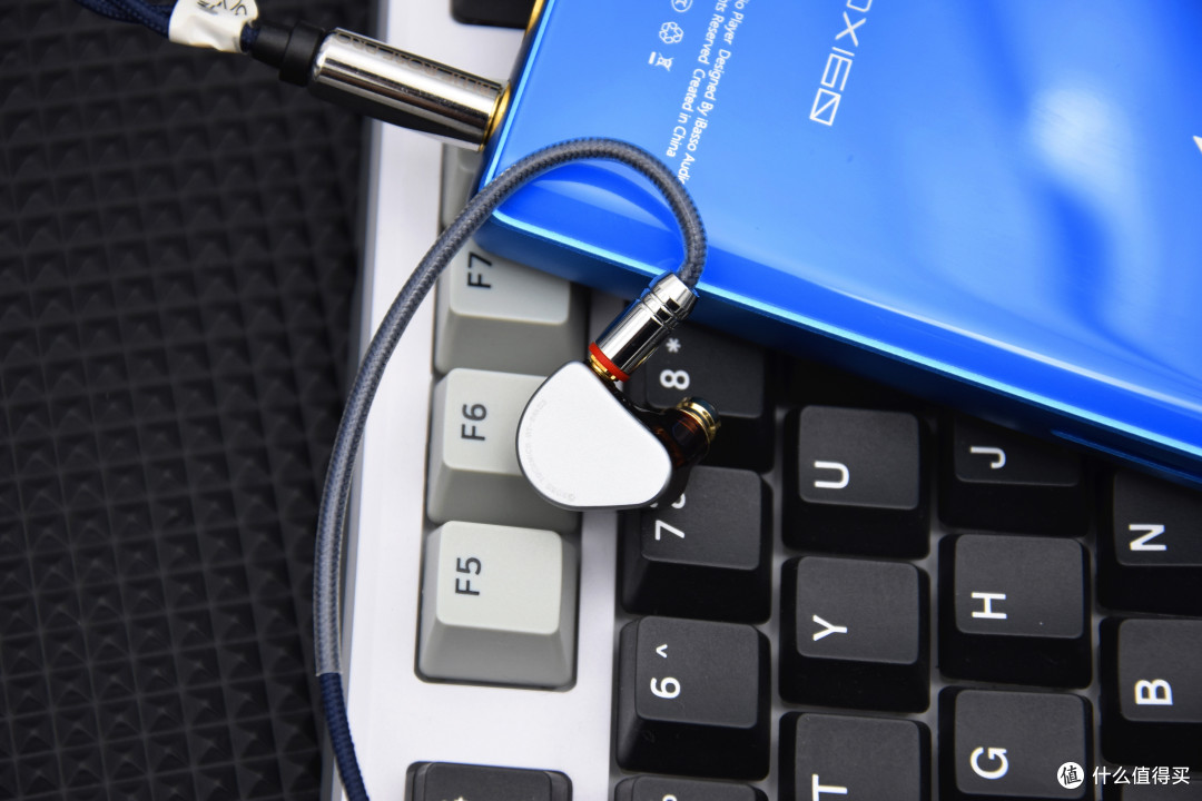 器乐，流行，ACG神器——弱水时砂QT9 MK3圈铁有线HIFI耳机评测