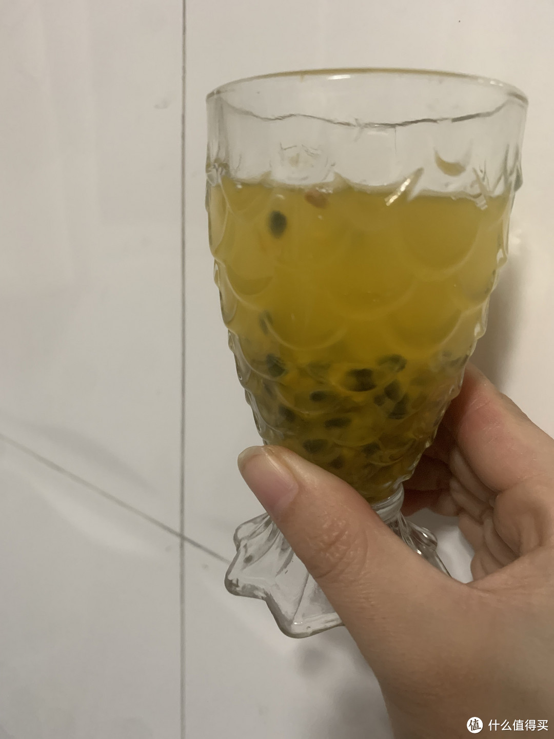 香甜炸弹黄金百香果，直接挖着吃。做百香果蜂蜜茶，零添加小孩子喝无压力。